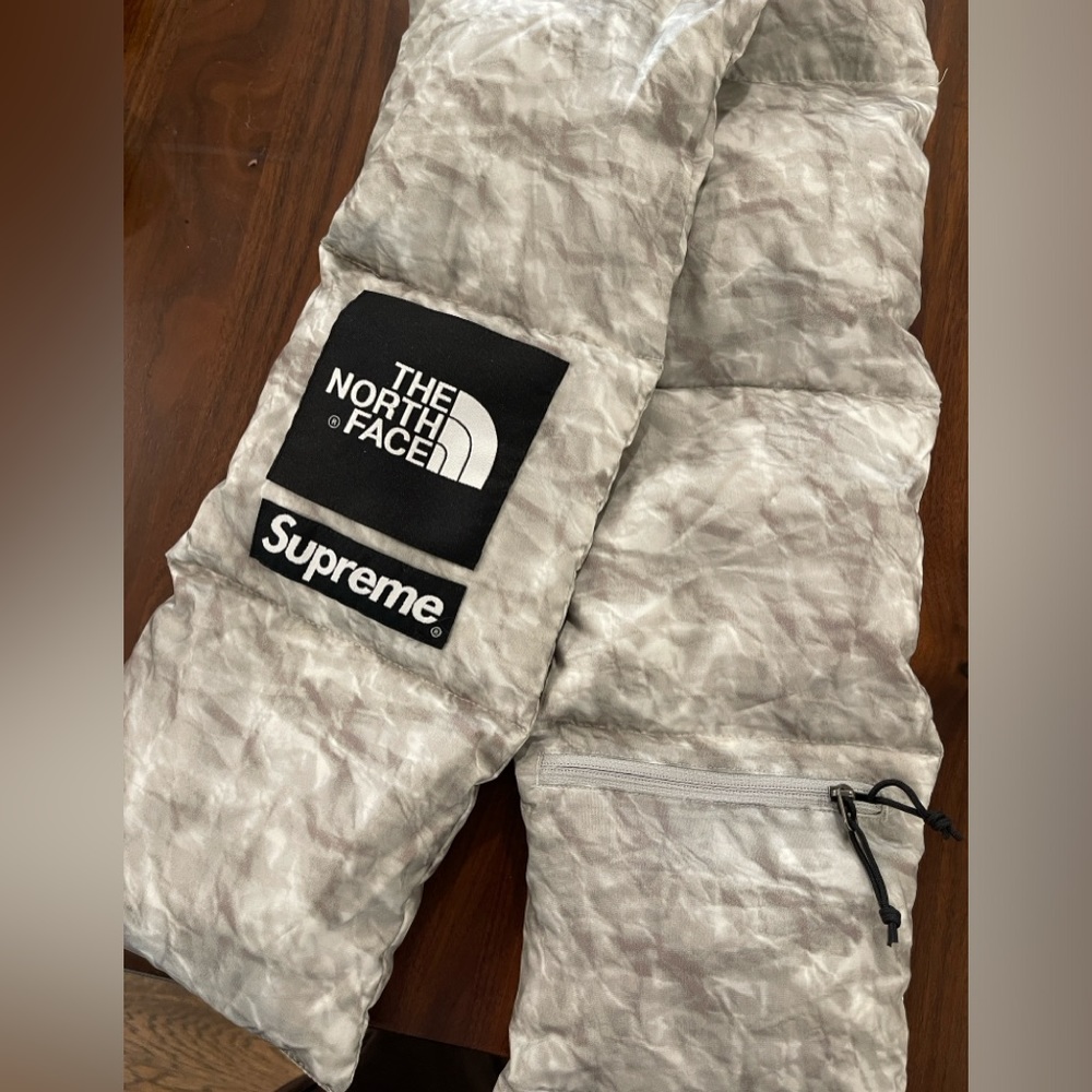 2019 SUPREME X THE NORTH FACE PAPER NUPTSE SCARF